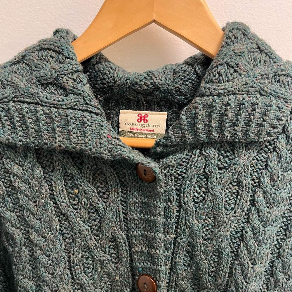 Carraig Donn Green Cable-Knit Wool Cardigan